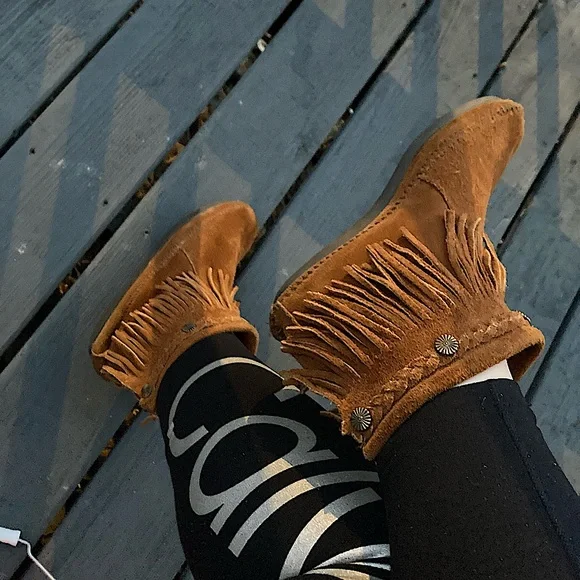Genuine Minnetonka booties - Picture 1 of 8